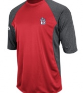 At home or on the road, show your true colors and support your favorite team with this color-blocked MLB St. Louis Cardinals shirt from Majestic.