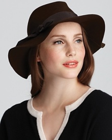 Exude effortless style in a wool felt fedora style hat with grosgrain ribbon trim.