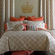 Fit for royal guests and commoners alike, our luxurious 300tc cotton sateen duvet set features our hand-drawn houndstooth pattern in soft putty and white-striped checks. Set includes a duvet cover and matching shams with a self-flange and flat piping in solid putty-colored cotton sateen. Duvet and shams reverse to solid putty cotton sateen.