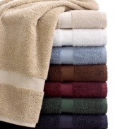 Made of 100 percent cotton for maximum comfort and absorbency, the Basic wash towel from Lauren Ralph Lauren is the ultimate bath accessory. In a range of handsome solids to complement any color scheme.