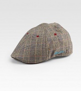 A distinguished plaid pattern with remarkable stitching sets the tone for this traditional driver cap.Brim, about 298% polyester/2% lycraDry cleanImported