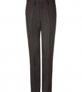 Elegant trousers in a charcoal linen-wool-viscose blend - Classic, elegant gentlemans look with a visible crease, waistband, belt loops and side pockets - Slim cut and straight, fits comfortably, not too tight - Typical business pants that can be worn with a shirt and jacket - Suitable either with cool colors like black and navy, or warm earth tones like brown or green