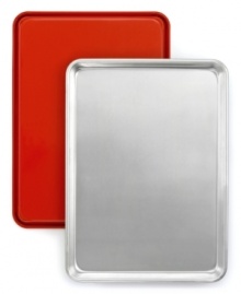 Show your true colors! Give your kitchen some character with this fun infusion of color. Crafted from aluminum, this durable cookie sheet's underside features a retro-inspired hue that makes baking just bright. Lifetime warranty.