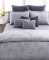 A peaceful setting! These Vera Wang Trailing Vines pillowcases boast 400-thread count cotton fabric for endless comfort.