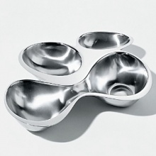 Sectioned Babyboop set is a chic and stylish way to display hors-d'oeuvres at your next dinner party.