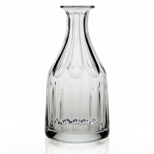 Made entirely from hand, each piece of William Yeoward Crystal draws its inspiration from antique crystal pieces originally made in England during the 18th and early 19th centuries. Perfect for your favorite wine, lemonade or even water, this timeless carafe features bold flat olive cuts and classic lines.