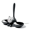 Cat bowl in 18/10 stainless steel and thermoplastic resin, black. Formal language, loaded with references to effectiveness and Miriam Mirri's Children Code, is here used to create an object for our four-legged friends.