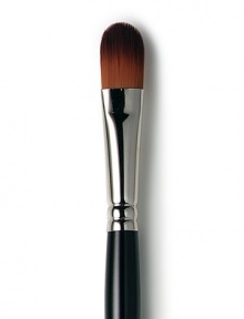 Laura Mercier developed this long handle brush with flat, synthetic bristles and an oval shape to set Secret Concealer and Secret Camouflage with Translucent Loose Powder. Made in USA. 