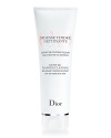 A gentle cleanser that delicately foams away makeup and impurities, while reducing inflammation and dehydration.