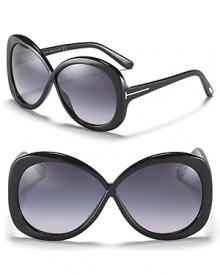 Tom Ford's iconic criss-cross frames get a modern update in a sleek silhouette with gradient lenses.