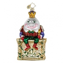 A regally dressed Humpty Dumpty sits on the famous wall with climbing ivy vines.