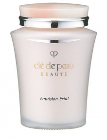 An emulsion for normal to dry skin that diminishes the appearance of dull skin by gently exfoliating old surface cells. Improves the skin's texture and promotes radiance while providing moisture. Use morning and evening after cleansing and balancing the skin. Follow with moisturizer. 1.7 oz.The Importance of Face to Face ConsultationLearn More about Cle de Peau BeauteLocate Your Nearest Cle de Peau Beaute Counter