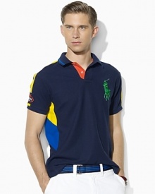 Crafted from performance piqué in a trim, modern fit, Ralph Lauren's official limited edition US Open polo features moisture management properties for superior mobility, comfort and breathability.