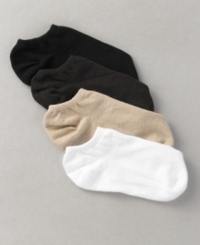 Get the comfort and cushion of Club Room without the bulk with this convenient 3-pack of stretchy, odor-control athletic socks.