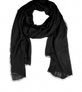 With a heavier weight cashmere and contemporary fringed edges, Jil Sanders black scarf is a luxe way to dress up your look - Allover fringed edges - Wear over a leather jacket, sleek button-down and tailored trousers