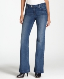 Levi's adds a stylish twist to these petite trouser-flare jeans with a tab closure at the waist and a wide hem at the ankle.