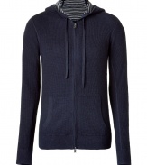 Casual hoodie jacket in a blue cotton blend - Classic hoodie cut, slim, sporty with long sleeves, zipper and slanted pockets - Stylish stripe lining - A fave basic for leisure, sports, clubs - All-arounder suitable for all casual looks, whether with sport pants, jeans or chinos