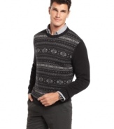 A classic fair isle pattern gives you stand out seasonal style on this crewneck sweater from Perry Ellis.