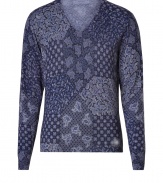 Both bright and contemporary with its characteristic paisley print, Etros V-neck pullover is as chic as it is versatile - V-neckline, long sleeves - Modern slim fit - Wear with tailored trousers and a sleek button-down