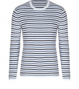 With a nautical mix of white, navy and blue, Vinces cotton crewneck is a timeless choice perfect for city and seaside looks alike - Round neckline with fine ribbed trim, long sleeves - Slim fit - Wear with jeans and loafers, or cargo shorts and flip-flops