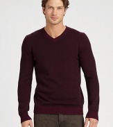 The perfect option for transitional weather, this versatile v-neck, shaped in a luxurious wool and cashmere blend, can be worn alone, or layered, as those cold weather days approach.V-neckRibbed collar, cuffs and hem70% wool/30% cashmereHand washImported