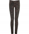 Set the style bar for casual cool looks with Citizens of Humanitys paisley print velvet skinnies, perfect for pairing with cozy knits and favorite leather boots - Classic five-pocket style, button closure, belt loops - Extra form-fitting - Style with chunky oversized pullovers and edgy suede ankle boots