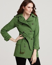 In a fresh-cut hue, this Barbour trench shields from rain and wind with a classic silhouette and timeless wearability.