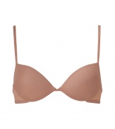 Feel sexy and confident in this d?colletage-enhancing bra from La Perla - Underwire, padded cups, adjustable straps, back hook and eye closure- Pair with matching panties