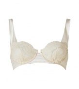 Channel vintage-inspired romance in this ultra-luxe lacy bra from La Perla - Underwire, lace-detailed slightly padded cups, d?colletage-enhancing fit, wide straps, back hook and eye closure - Perfect under virtually any outfit or paired with matching panties for stylish lounging