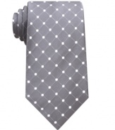 Dress on the dot. This Geoffrey Beene tie is the perfect pattern to round out your wardrobe.