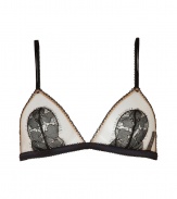 Dainty and enticing, this lace-laden La Perla bra will add a sexy kick to any look - Lace detailed soft cups, adjustable straps, scalloped trim, hook and eye closures - Perfect under virtually any outfit or with the matching panties for stylish lounging