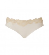 Add some elegance to your lingerie favorites with these lace briefs from La Perla - Lace-detailed waistband, classic brief style - Perfect under virtually every outfit