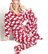 One-stop snuggling. Hello Kitty keeps you warm from head to toe with these super cuddly fleece hoodie footie pajamas.