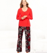 Stay warm and relaxed in with the lovely seasonal prints of HUE's Winter Wonderland pajama set.