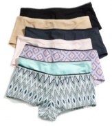 The signature comfort and fit of Jockey is enhanced even further with the beautiful prints and captivating colors of the Preferred by Rachel Zoe modal boyshort. Style #2005