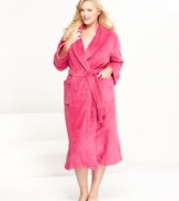 Luxuriously soft and perfectly plush, this Charter Club plus size robe will keep you warm, comfortable and dry.