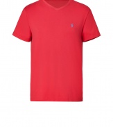 Classic spring red jersey medium fit t-shirt - Update your wardrobe staples with this comfortable yet stylish t-shirt - Flattering V-neck cut with small Polo logo on chest - Wear with cargo pants, trainers, and a cashmere cardigan for everyday - Try with straight leg jeans, a blazer, and boots