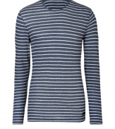 Work a luxe note into your casual basics with Burberry Brits timeless classic striped tee - Round neckline, long sleeves - Modern slim fit, longer length - Wear with jeans and cardigans, or with pullovers and cords