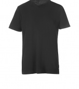 Stylish T-shirt in black cotton - by L.A. hip label James Perse - extremely comfortable mashine washable material - classic T-shirt cut with crew neck and short sleeves - slim, straight and nice and long cut - genius basic for every day, versatile use - wear under a sweater or sports jacket or solo - styling: pairs with jeans in all washes, chinos or corduroy pants