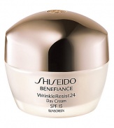 An age-defense daytime moisturizer that helps protect skin from damage caused by external aging factors such as UV rays. The appearance of lines and wrinkles are dramatically reduced, while all-day rich moisture is maintained, even under dry conditions.