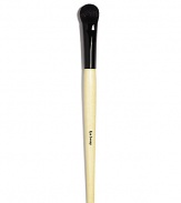 Introducing the Eye Sweep Brush. With soft bristles and a full, rounded shape, it's the perfect all-around eye brush. It applies the right amount of shadow to the lower lid and crease. Can also be used to apply base color over entire lid. 