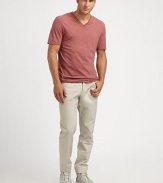 A classic V-neck style, in soft, perfectly dyed cotton.V necklineShort sleevesCottonDry cleanMade in Italy