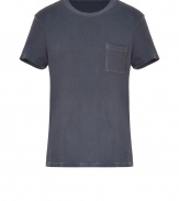 Stylish t-shirt in fine, indigo cotton - Soft yet durable material - Vintage wash has a cool, worn-in look - Classic straight, slim cut - Short sleeves, crew neck and chest pocket - Moderately long, ideal for layering - A timeless wardrobe staple great for everyday - Wear solo or pair with a cardigan or blazer and jeans, chinos or shorts