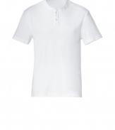 Classic white cotton shirt from the LA label James Perse - Extremely comfortable material - Traditional cut with a round neck, short button placket and short sleeves - Narrow and straight - Everyday basic is versatile - Looks great under a sweater and jacket, or solo with favorite jeans, chinos or corduroy