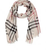 Perfect for taking from day into night, Burberry Londons wool-silk scarf is a chic and versatile way to wear the brands covetable check - Frayed ends - Wrap around elegant looks both indoors and out