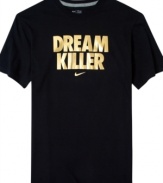 Go for the win. Make your intentions known with this graphic t-shirt from Nike.