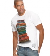 Book smart and style smart come together in this cool Rocawear tee.