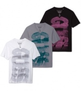 Because you can never have enough t-shirts, get this V-neck short sleeve t-shirt by Guess Jeans.