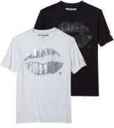 Leave your mark on the world with this foiled graphic tee from Sean John.