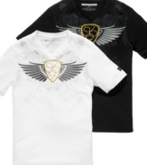 Let your fashion take flight with this cool graphic tee from Sean John.